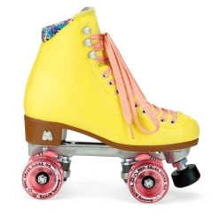 Moxi Beach Bunny Skates Strawberry Lemonade