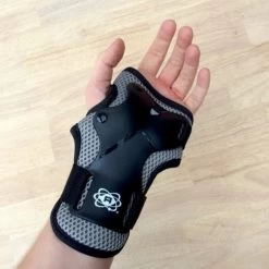 Atom Gear Wrist Guard -Katrol Korting Winkel atom atom gear wrist guard 2
